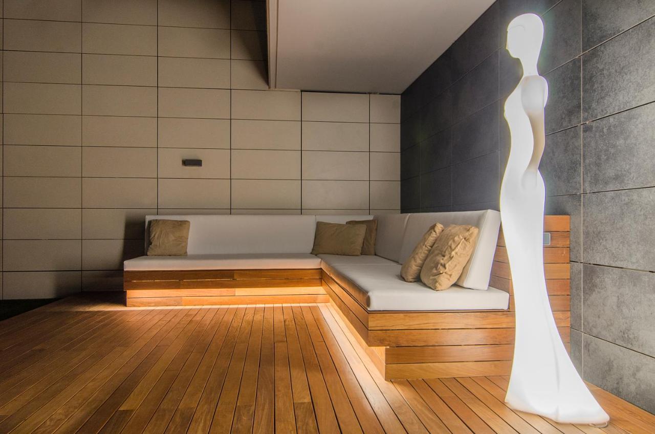 Spaces Garden Paradise 3 Bedroom, 3 Bathroom, Huge Private Garden-terrace, Pool- Sleeps Up To 8 Apartamento Sitges