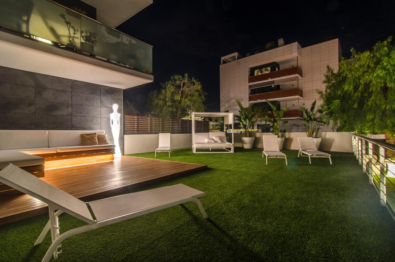 Spaces Garden Paradise 3 Bedroom, 3 Bathroom, Huge Private Garden-terrace, Pool- Sleeps Up To 8 Appartement