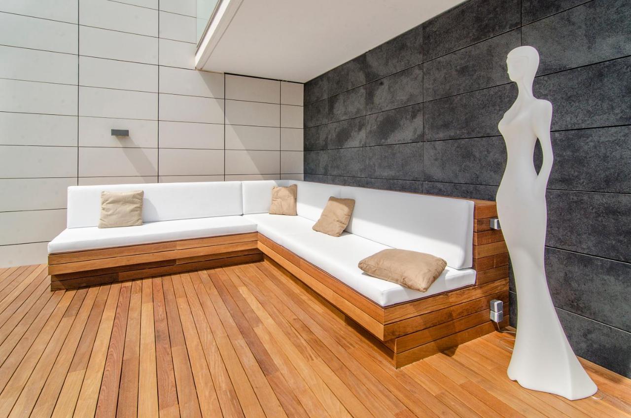Spaces Garden Paradise 3 Bedroom, 3 Bathroom, Huge Private Garden-terrace, Pool- Sleeps Up To 8 Apartamento Sitges