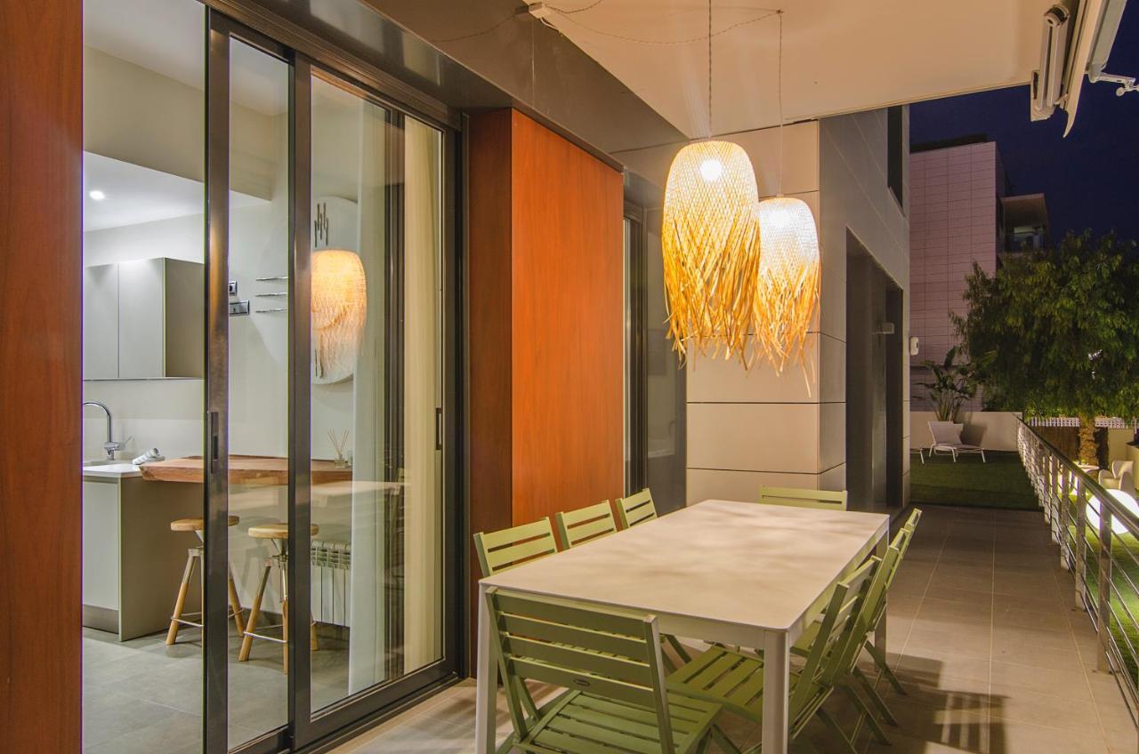 Apartamento Spaces Garden Paradise 3 Bedroom, 3 Bathroom, Huge Private Garden-terrace, Pool- Sleeps Up To 8 Sitges