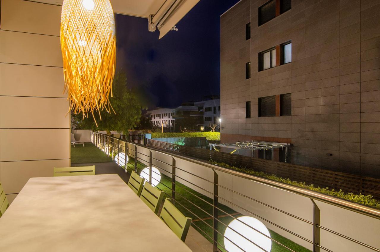 Spaces Garden Paradise 3 Bedroom, 3 Bathroom, Huge Private Garden-terrace, Pool- Sleeps Up To 8 Apartamento *