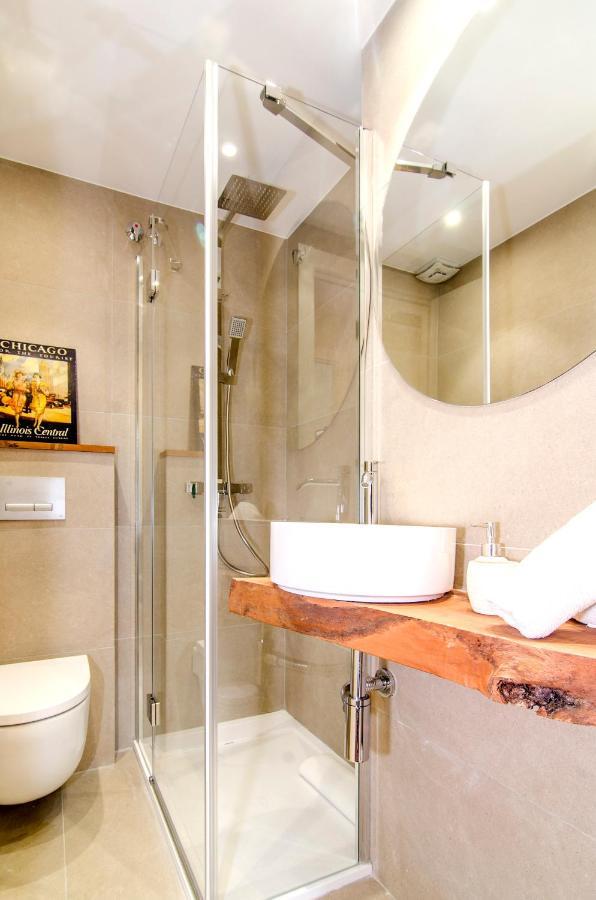 Apartamento Spaces Garden Paradise 3 Bedroom, 3 Bathroom, Huge Private Garden-terrace, Pool- Sleeps Up To 8