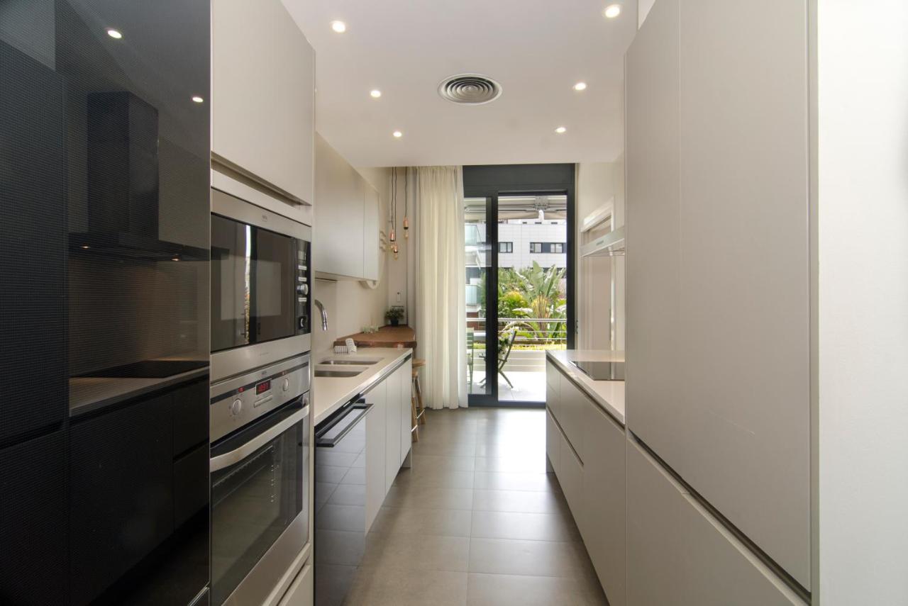 Apartament Spaces Garden Paradise 3 Bedroom, 3 Bathroom, Huge Private Garden-terrace, Pool- Sleeps Up To 8 Sitges